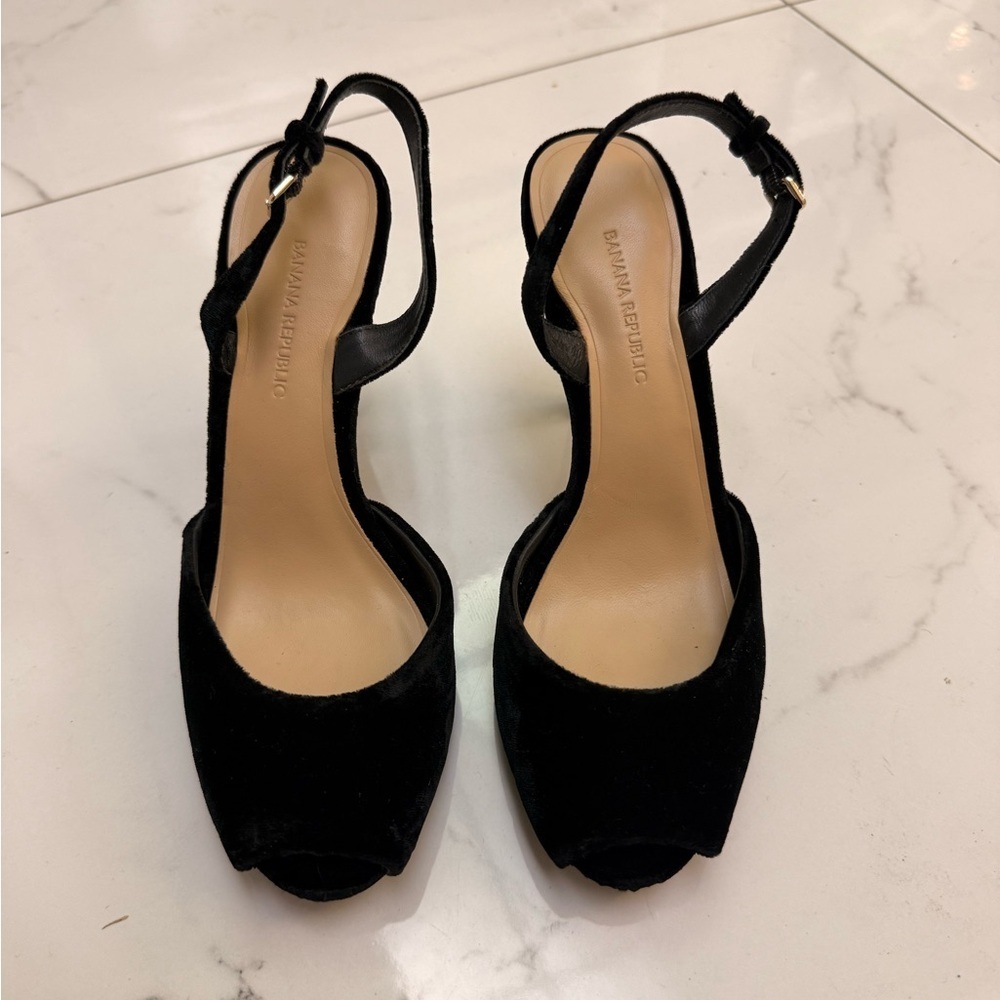 Banana Republic Black Women's Heels Size 6 1/2